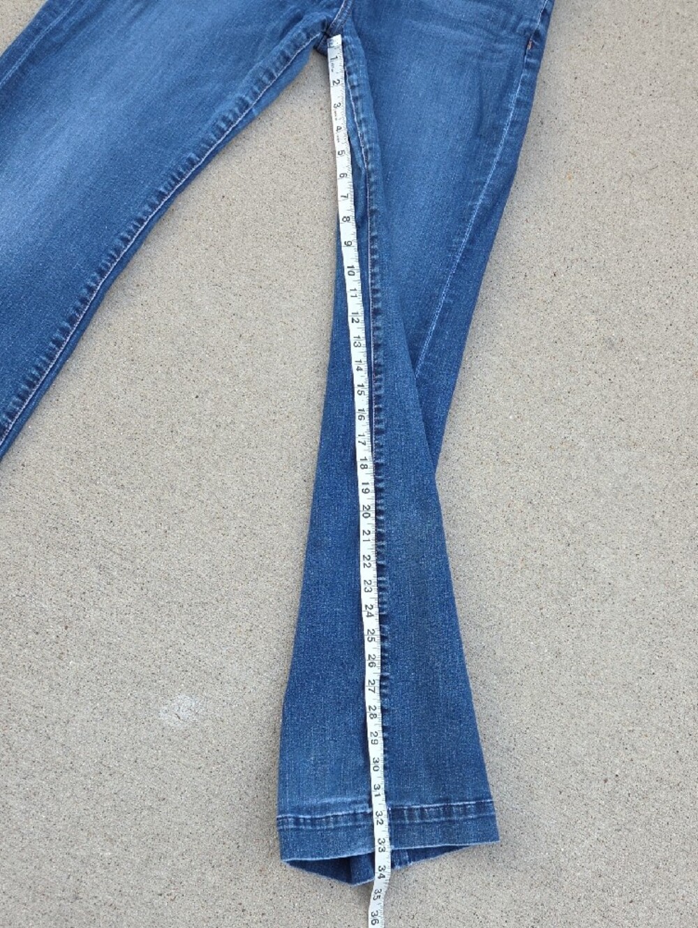 7 For All Mankind Dojo Jeans flared leg Sz 29 - Picture 6 of 8